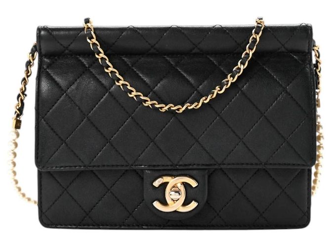 Timeless Bolsa Chanel de couro de cabra matelassada com corrente de pérolas Preta Preto