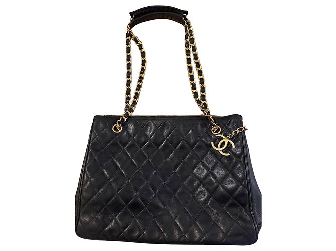Timeless Saco tote Chanel em couro preto acolchoado