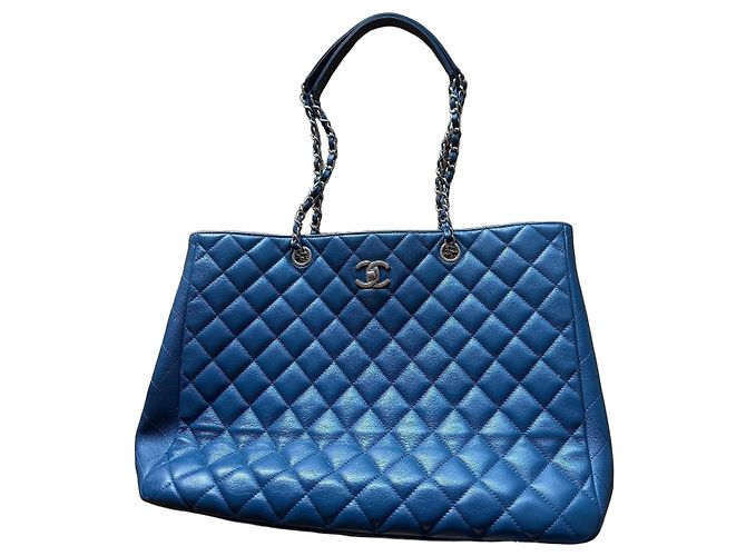 Borsa tote Chanel in pelle matelassé blu