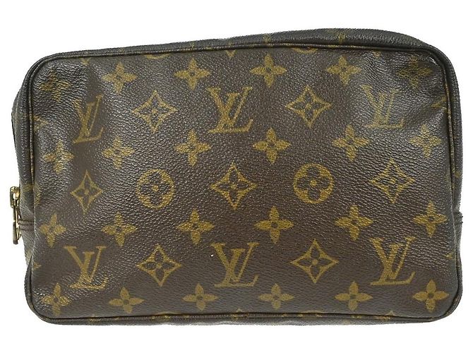 Louis Vuitton Trousse Toiletry Monogram Canvas 23 Marrom