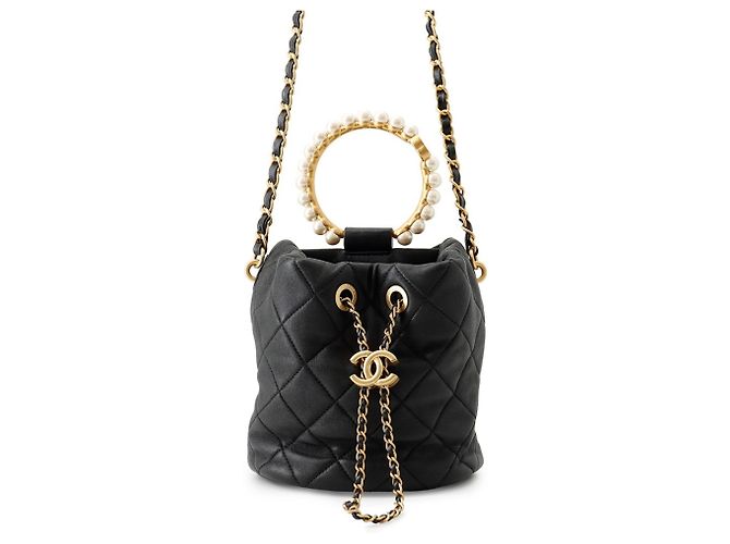 Borsa a tracolla Chanel Matelassé in pelle d'agnello nera Nero