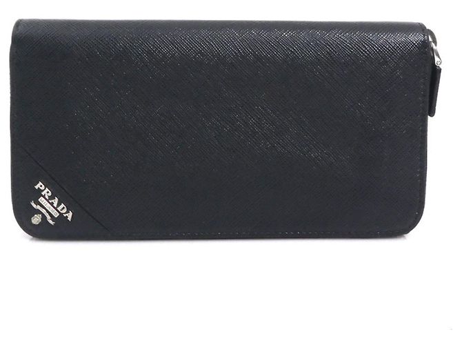 Portafoglio lungo Prada in pelle nera Nero
