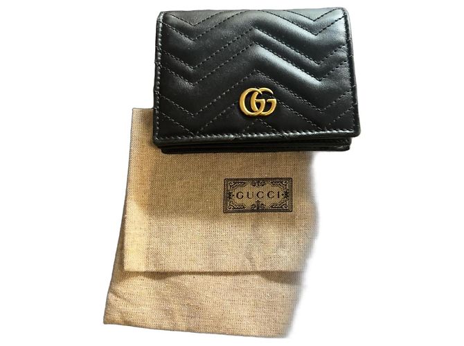 Carteira Gucci Marmont em pele acolchoada preta Preto