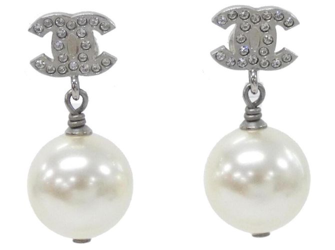 Pendientes de botón Chanel 36138 Plata y Blanco
