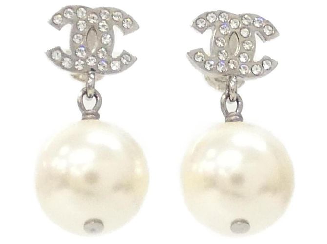Pendientes de botón Chanel 36138 Plata y Blanco