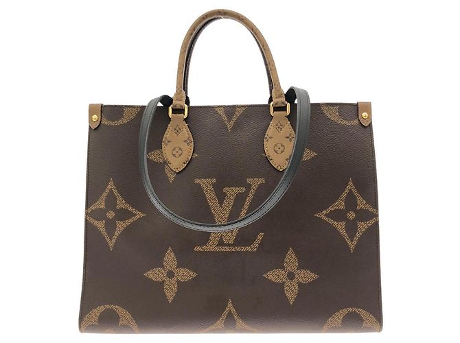Bolsa Louis Vuitton Monogram Giant OnTheGo MM Marrom