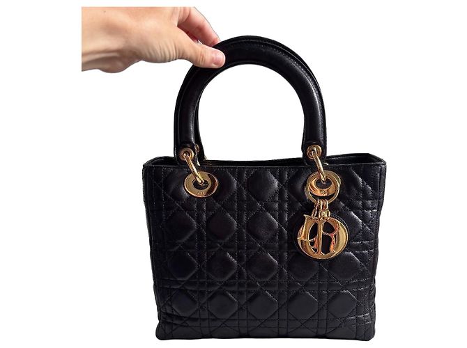 Christian Dior Bolsa Lady Dior em couro preto