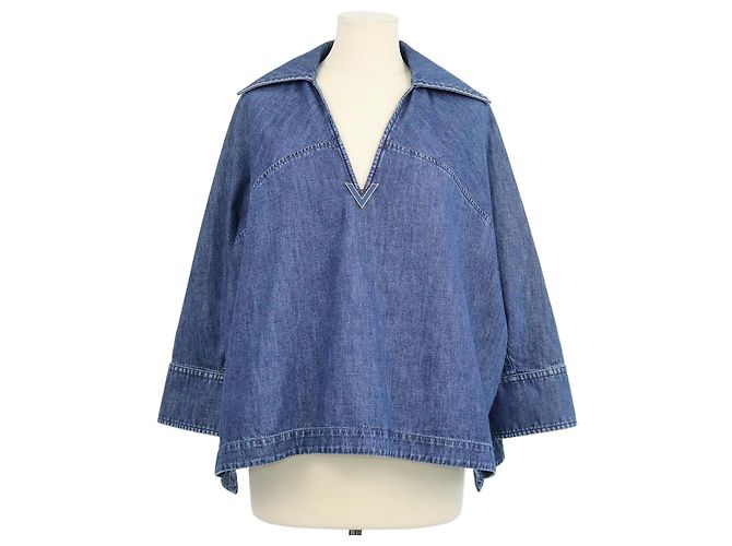Top Valentino in denim blu, scollo a V e maniche tre quarti