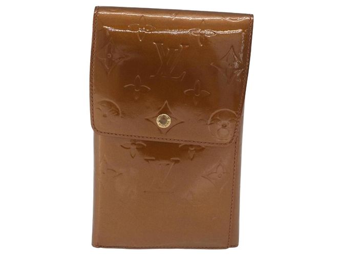 Louis Vuitton Walker Monogram Vernis Castaño