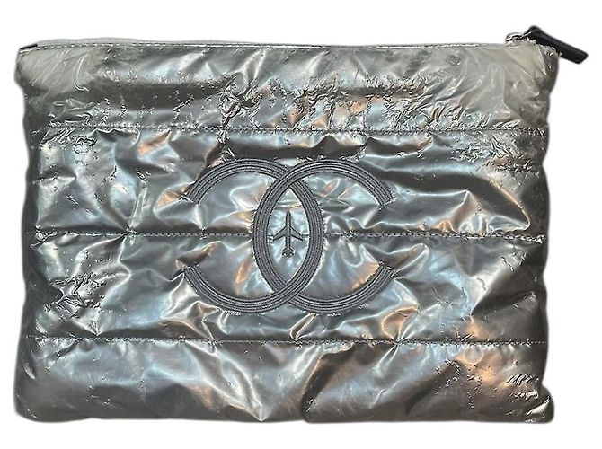 Chanel Clutch silberfarben Metallisch