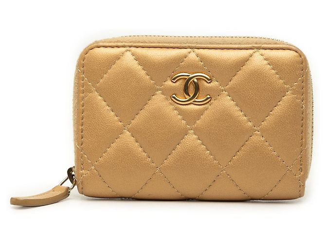 Porta-moedas Zippy Chanel CC em pele de cordeiro acolchoada dourada Dourado