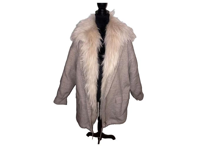 Superb Hôtel Particulier coat