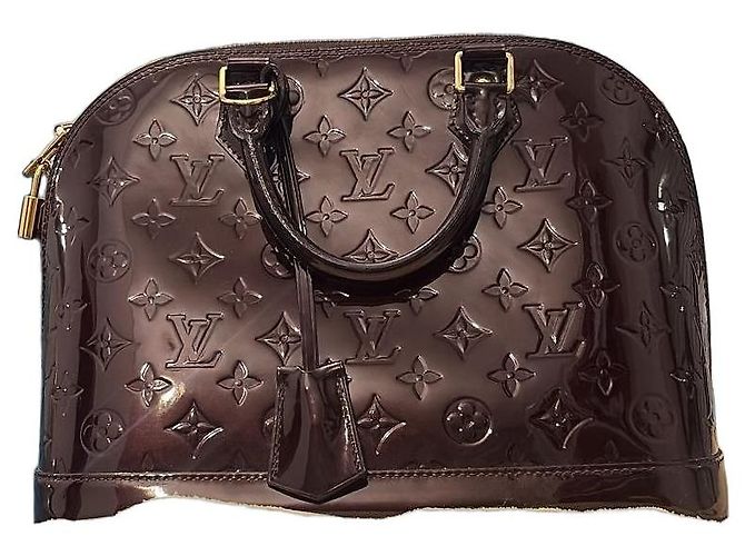 Louis Vuitton Alma BB Monogram Vernis Bordeaux