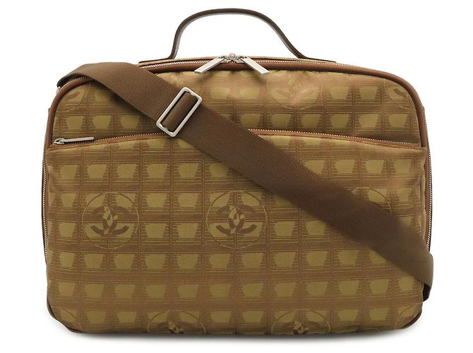 Borsa Boston Chanel in nylon kaki e pelle Cachi