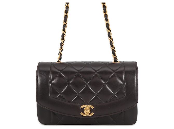 Bolsa de Ombro com Corrente Chanel em pele de cordeiro preta