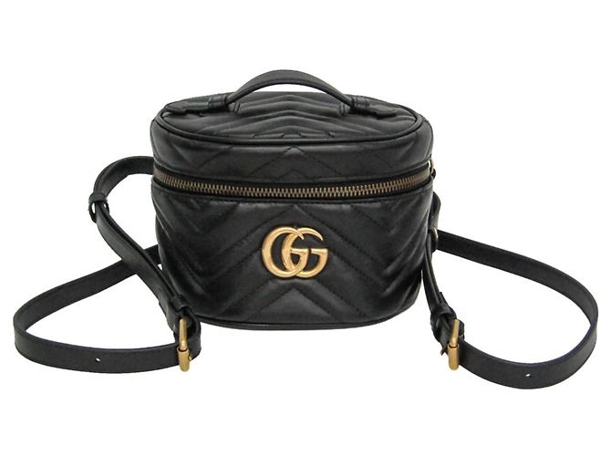 Mochila de couro acolchoado Gucci GG Marmont para mulher Preto