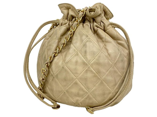 Bolsa de Ombro com Corrente Chanel Matelassé Bege
