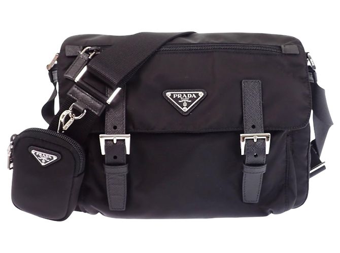Sac messager Prada en Re-Nylon noir avec garnitures en Saffiano et double boucle