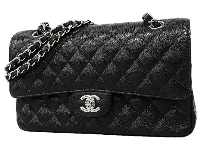 Timeless Borsa a tracolla Chanel Matelassé Nero