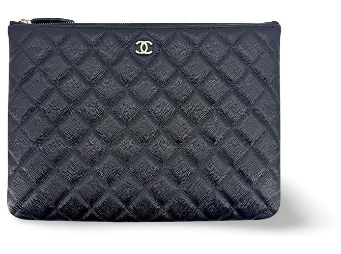 Chanel O Case Clutch Quilted Caviar Medium Preto