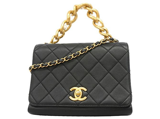 Bolsa de Ombro Chanel Matelassé com Corrente Preto