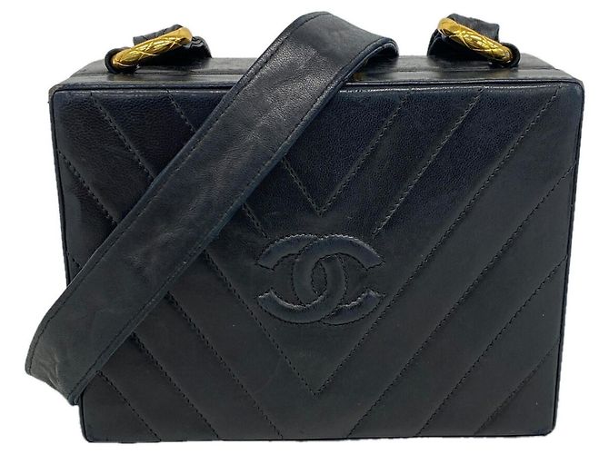 Borsa a tracolla Chanel in pelle d'agnello nera Nero