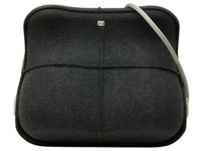 Borsa a tracolla Chanel in feltro grigio Marrone