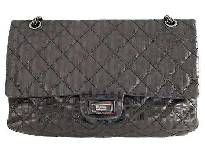Chanel bolso de hombro 2.55 gris