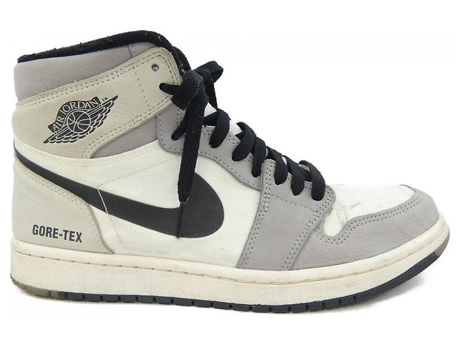 Autre Marque Sapatilhas Nike Jordan Marrom Branco