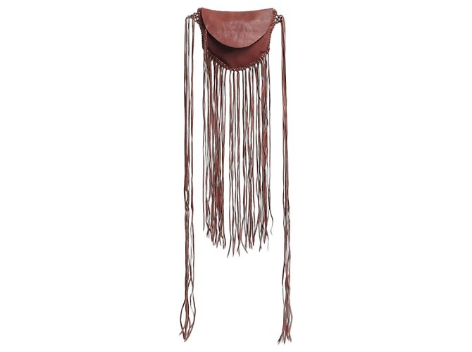 Autre Marque Clutch de couro marrom rosado com tassel