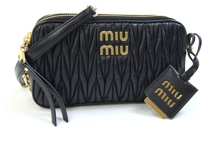Borsa a tracolla Miu Miu Matelassé in pelle nera Nero