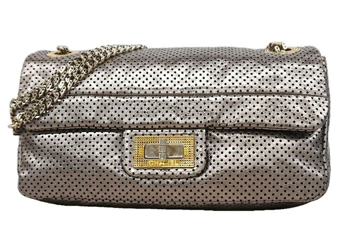 Borsa a tracolla Chanel in pelle argento
