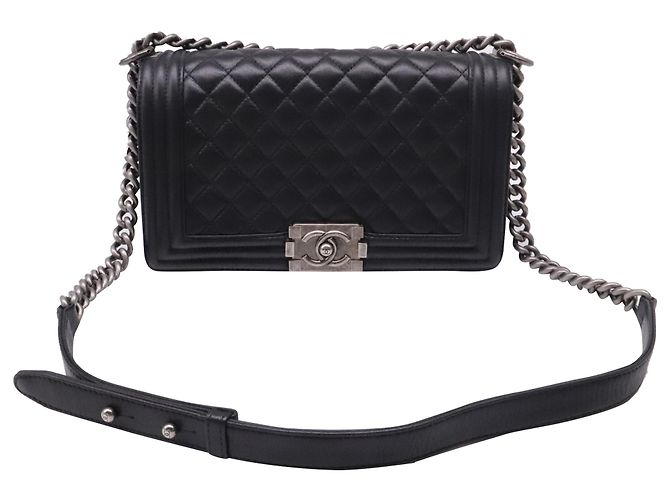 Bolsa Chanel Boy em couro preto