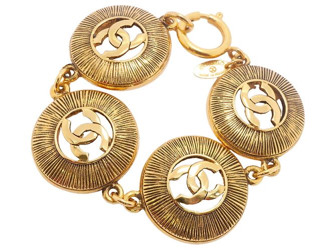 Pulseira de Berloques Chanel Banhada a Ouro Dourado
