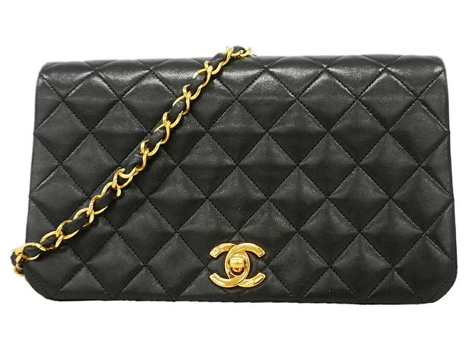 Timeless Bolsa de Ombro com Corrente Chanel Matelassé Preto