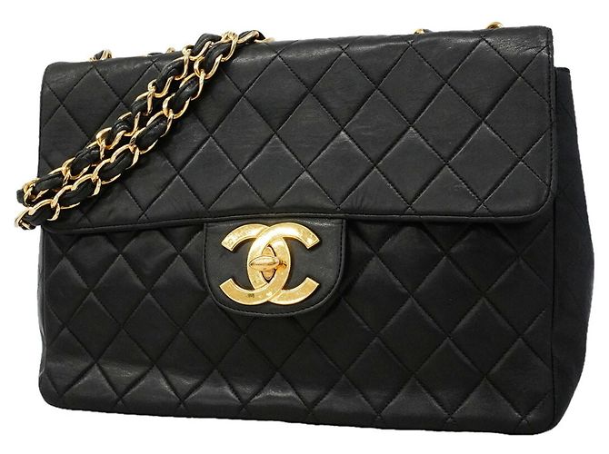 Sac à épaule Chanel en agneau noir
