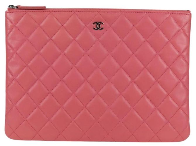 Chanel CC Casino O Case Clutch aus gestepptem Lammleder Medium Pink