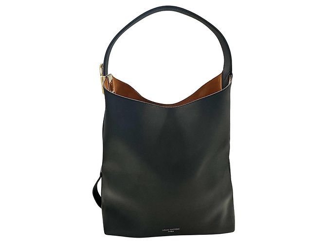 Louis Vuitton Grain Calf Lowkey Hobo MM Noir