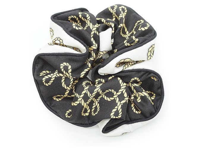 Coletero Hermès de seda negro y blanco