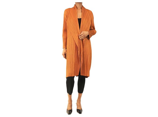 Pleats Please Langer Mantel in Burnt Orange - size M