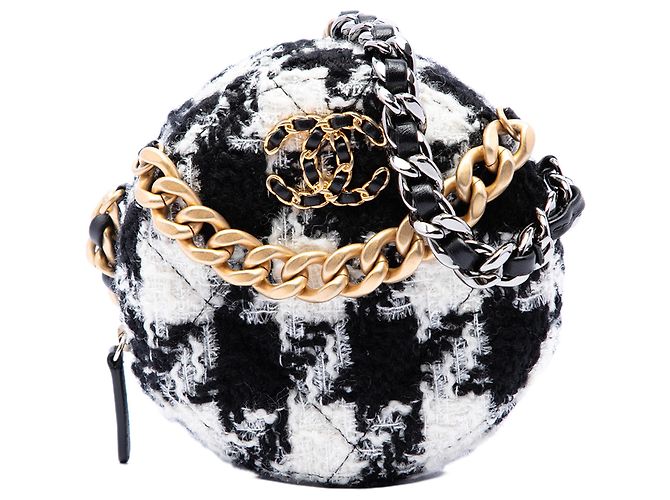 Chanel Clutch 19 Round em Tweed Branco com Corrente e Porta-moedas Cru