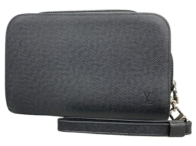 Borsa a Clutch Louis Vuitton Taiga Baikal Grigio
