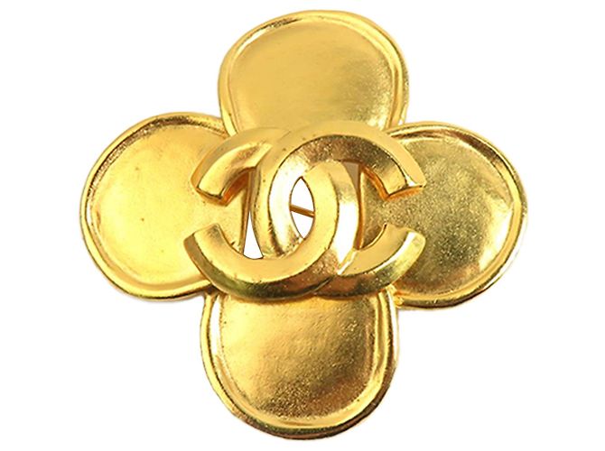 Broche trèfle Chanel CC plaquée or doré