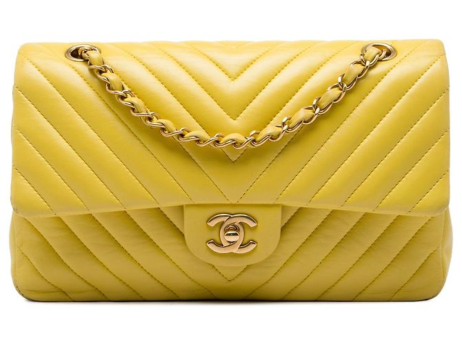 Bolsa de Ombro Chanel Medium Classic Chevron em pele de cordeiro com aba dupla, amarela Amarelo