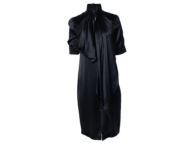 Givenchy, vestido de seda negro con lazo