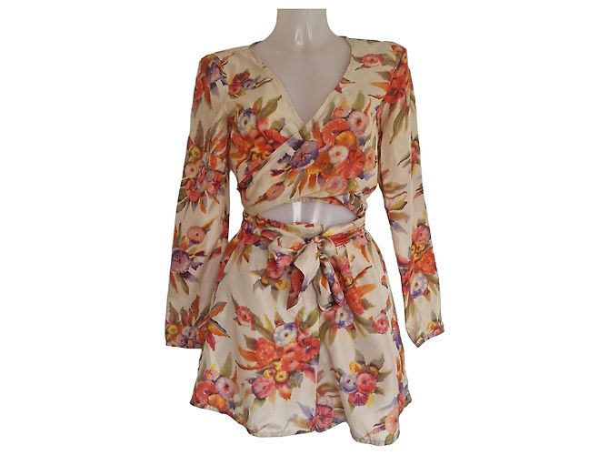 Zimmermann Playsuit de seda con estampado floral Roja Verde Naranja Crudo Púrpura