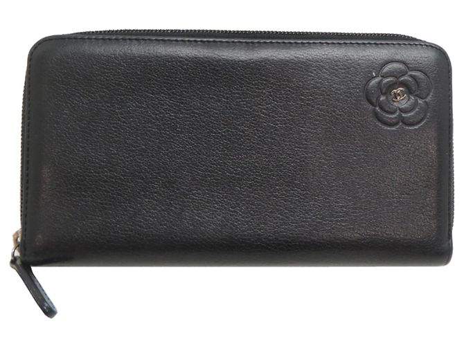 Cartera larga Chanel de piel negra Negro