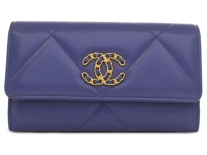 Carteira longa com aba Chanel 19 em pele de cabra acolchoada roxa Roxo