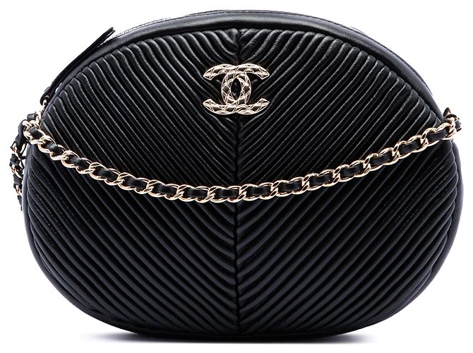 Bolso Camera Oval Plisado de Piel de Cordero Chevron Negro Chanel