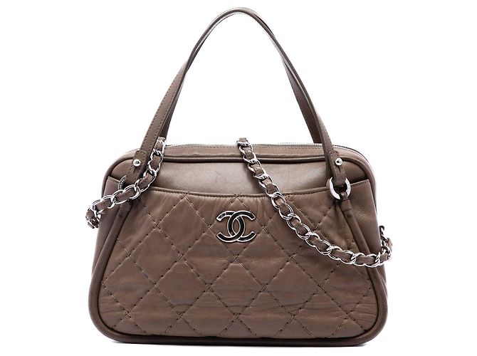 Bolsa Satchel Relax CC Chanel em couro de bezerro iridescente matelassê marrom
